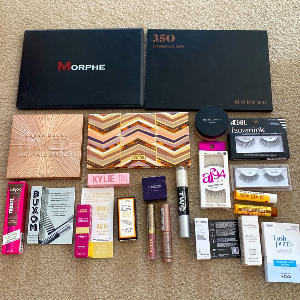 Makeup bundle